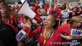 UAW, automakers to resume bargaining Saturday, as Ford and GM cut back