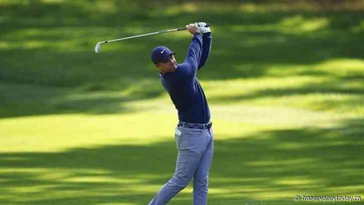 Aberg tied for lead, McIlroy barely makes weekend at Wentworth