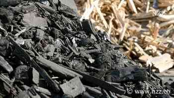 Pflanzenkohle verbessert nicht nur die Böden. Man kann daraus auch klimaschonende Baustoffe machen