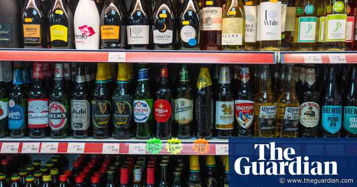 ‘Dire need’ for labels on alcohol and ads about unhealthy eating to cut avoidable cancers