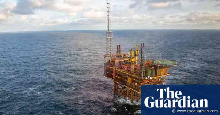 Oil companies granted licences to store carbon under the North Sea