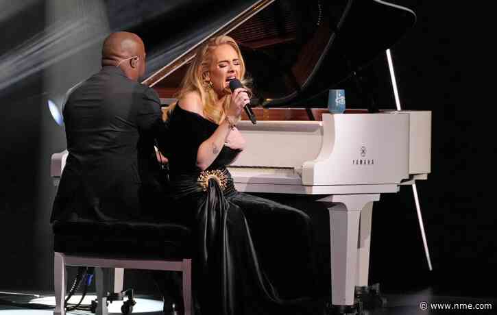 Adele says she’s no longer taking selfies during her Las Vegas shows