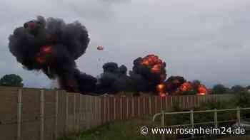 Flugzeug-Absturz in Italien: Jet schlägt auf Landebahn auf – Mädchen (5) stirbt
