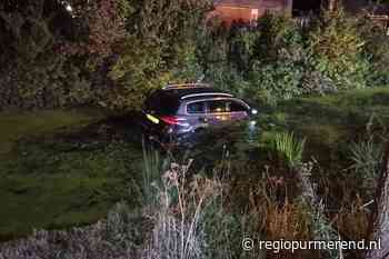 Auto te water op de Graeffweg in Purmerend
