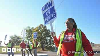 UAW strike: Workers walk out at US motor industry giants