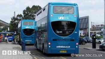 Unilink Southampton bus drivers threaten strike over right turn.