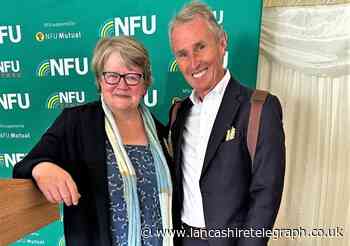 Nigel Evans shows support for farmers on Back British Farming Day