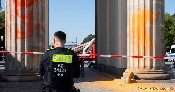 Klimaaktivisten besprühen Brandenburger Tor