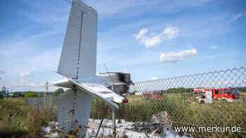 Absturz von Kleinflugzeug in Bamberg: Maschine zerreißt in zwei Teile und fängt Feuer