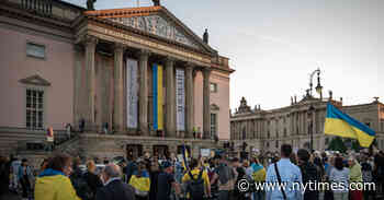 Russian Soprano Anna Netrebko Sings in Berlin, Amid Protests