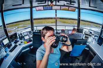 Das Nervenzentrum des Flughafens Paderborn-Lippstadt ist ihr Arbeitsplatz