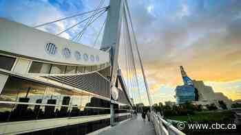 2 men left with serious injuries after random stabbing in Winnipeg's St. Boniface