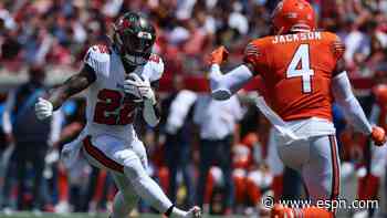 Bears' Jackson exits with foot injury, won't return