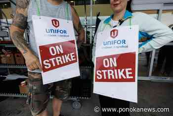 Canadians more supportive of striking workers amid inflation, corporate profits