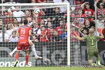 Debast krijgt ook de volle laag: "Gewoon dom!"