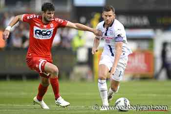 Ex-ref ziet dat Debast niet de eerste was die rood had moeten krijgen: "Kortrijk had met tien moeten staan"