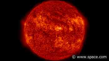 Massive eruption on sun hurls coronal mass ejection toward Earth, auroras likely Sept. 19 (video)