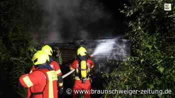 Feuer in Salzgitter: Gartenlaube in Vollbrand