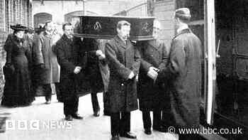 The train trip where only some passengers returned