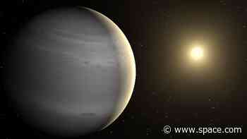 Very Large Telescope surprisingly finds exoplanet lurking in 3-body star system