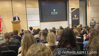 Norway Prime Minister visits St. Olaf, calls for US to continue support for Ukraine