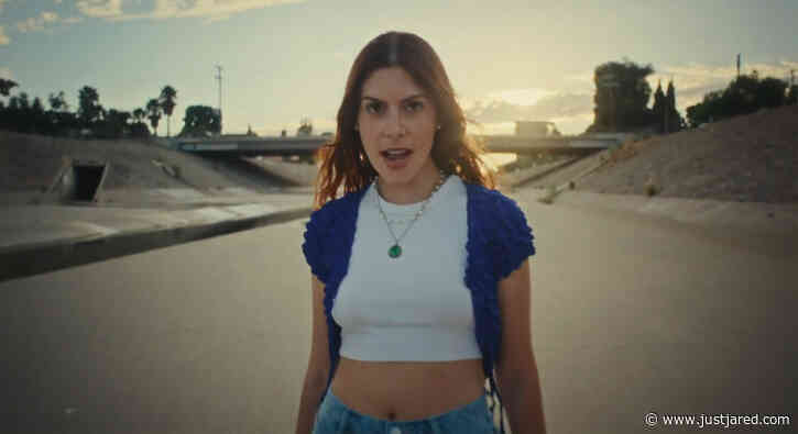 Indie Pop Singer Frankie Bird Drops 'Float,' the Last Song She Wrote in Her 20s - Watch the Video!