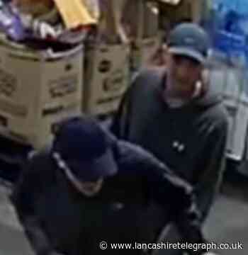 Police hunting men for attempted burglary in Ormskirk