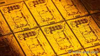 Inside Intel's Chip Factory, I Saw the Future. It's Plain Old Glass     - CNET