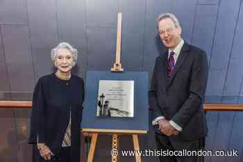 Plaque unveiled to Hampstead Theatre founder James Roose-Evans