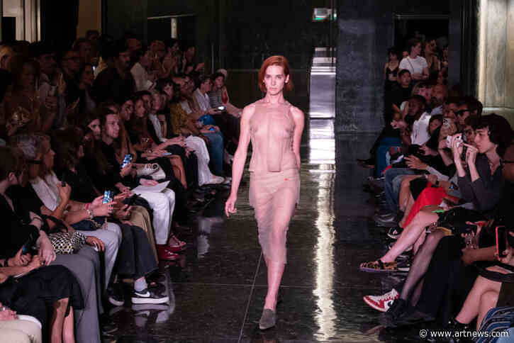 At New York Fashion Week, Designers Tapped the Art World at the City’s Temples of Wealth