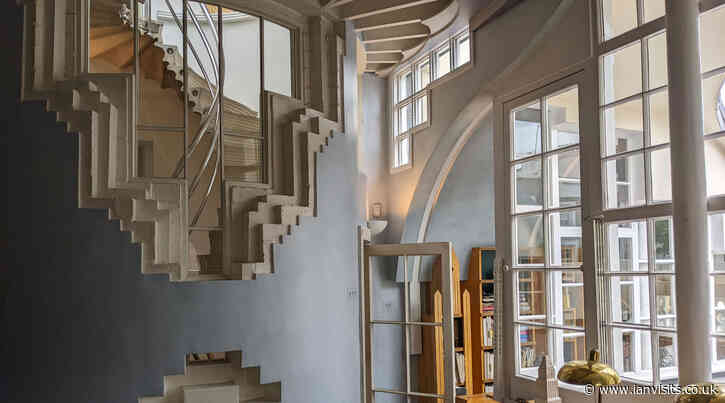 Tickets Alert: Visit Cosmic House – a Post-Modern architectural marvel