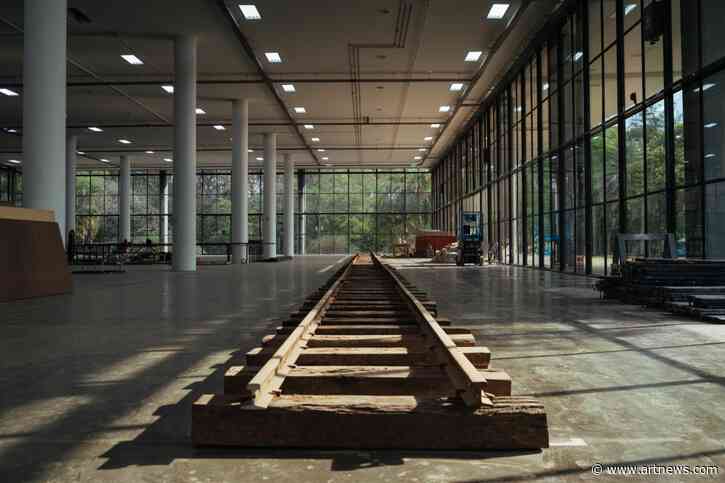 Boy Breaks Arm after Tripping on Ibrahim Mahama Installation at São Paulo Biennial