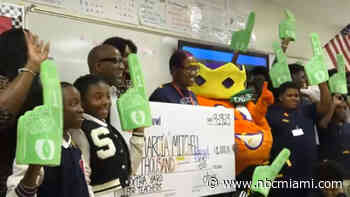 Norland Middle teacher awarded $1,000 from Orange Bowl Committee