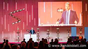 Probleme bei Postbank: Deutsche-Bank-Chef Sewing: „Wir sind hier unserer Verantwortung nicht gerecht geworden“