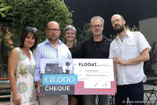 Kunstbeurs levert mooie cheque op voor goed doel