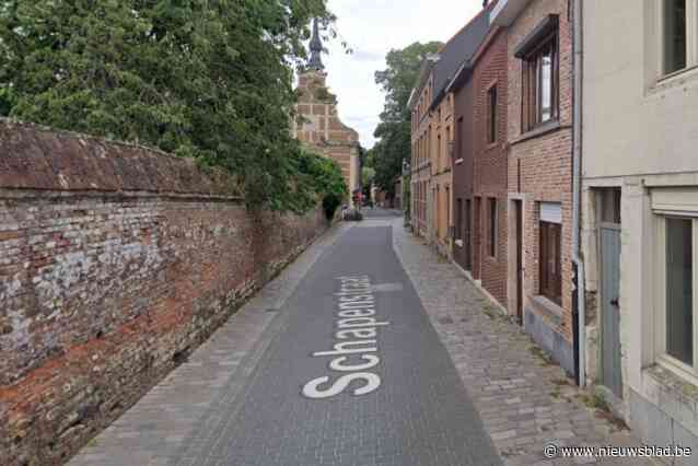 Studente vindt onbekende man in haar kot: “Hij had iets gegeten en was op het bed gaan liggen”