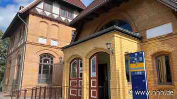 Die Sorge vieler Senioren bezüglich des Schalters am Warnemünder Bahnhof ist unbegründet