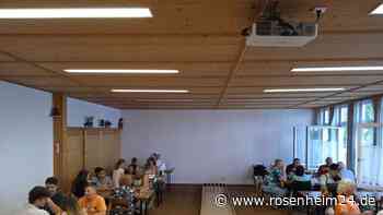 Schießen, Kegeln, Kartenspielen: Triathlon auf Bayrisch bei den Mangfalltaler Trachtlern