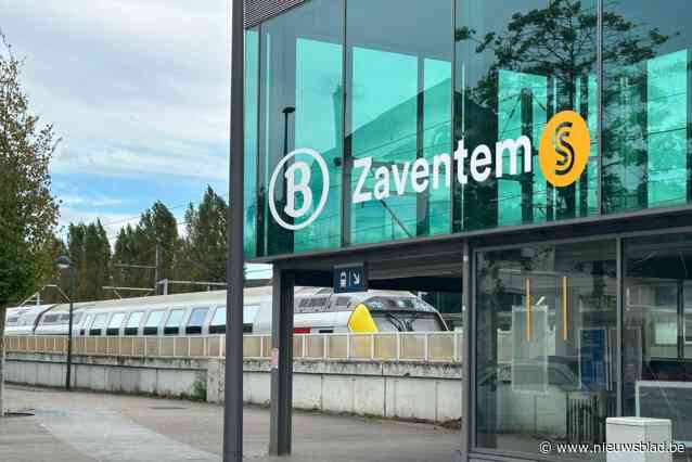 Agressieve treinreiziger weigert eerst te betalen en moet dan afgevoerd worden