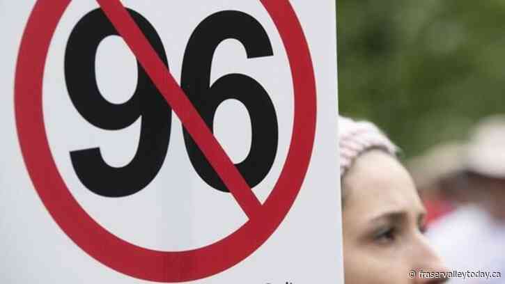 Two Montreal Island towns file court challenge to Quebec language law reform