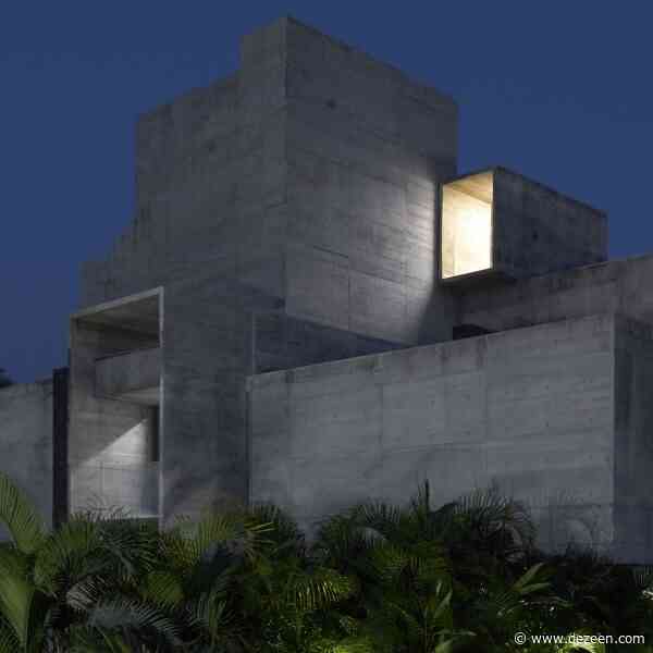 Matharoo Associates wraps concrete home around light-filled stairwell