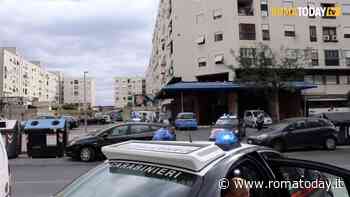 VIDEO | Ai margini del blitz a Tor Bella Monaca tra gli abitanti del quartiere: "Mamma, portami via da questo quartiere"