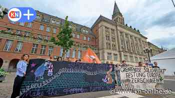 Seebrücke Kiel auf Demo gegen europäische Asylreform GEAS