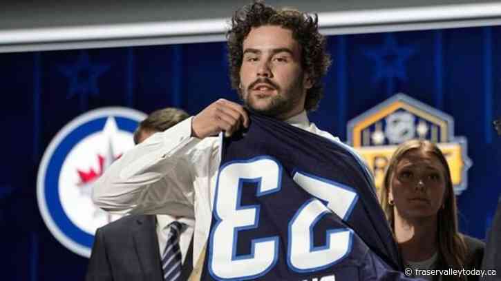 Jets sign forward Colby Barlow to three-year, entry-level contract