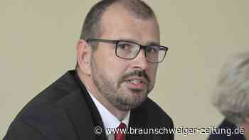 Rechte Kontakte von Referendarin – Bildungsminister reagiert