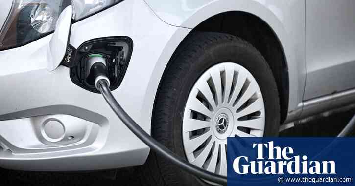 ‘It’s an insult’: drivers react to Rishi Sunak’s electric car U-turn