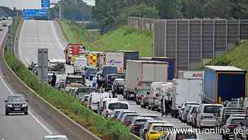 A7 bei Neumünster: Stau nach schwerem Auffahrunfall