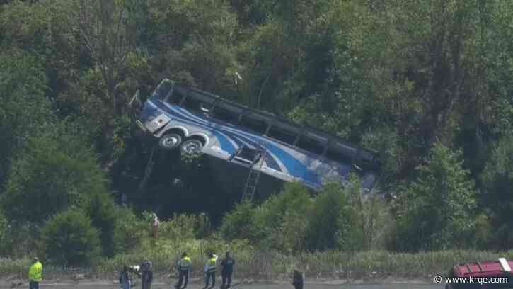 2 dead after bus carrying students to band camp crashed in New York: officials