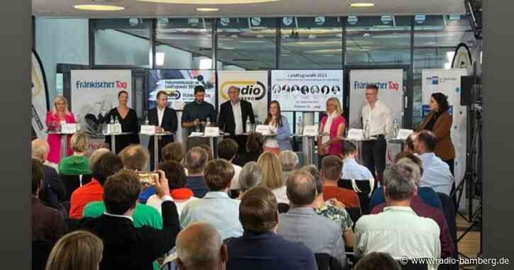Alle auf einem Podium – Diskussionsrunde zur Landtagswahl in Bayern