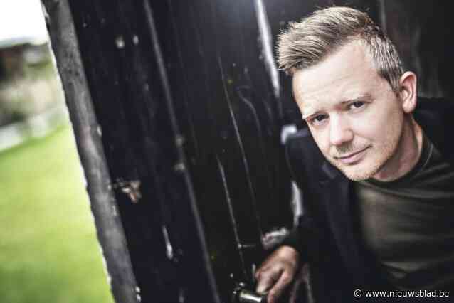 Op het podium is hij een lolbroek maar privé gaat comedian Jeroen (33) door een heftige periode: “Erg om mijn vriendin er zo onder te zien lijden”